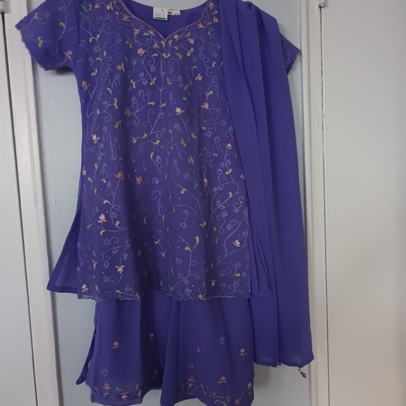 outfit - Picture 2 of 3